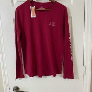 Long sleeve Vineyard Vines 👚!